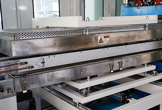 Three-station Plastic Thermoforming Machine