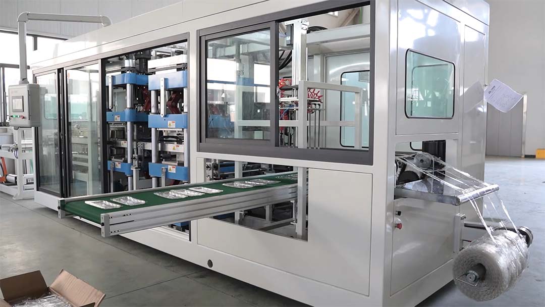 Fully automatic three-station plastic thermoforming machine 520A product introduction